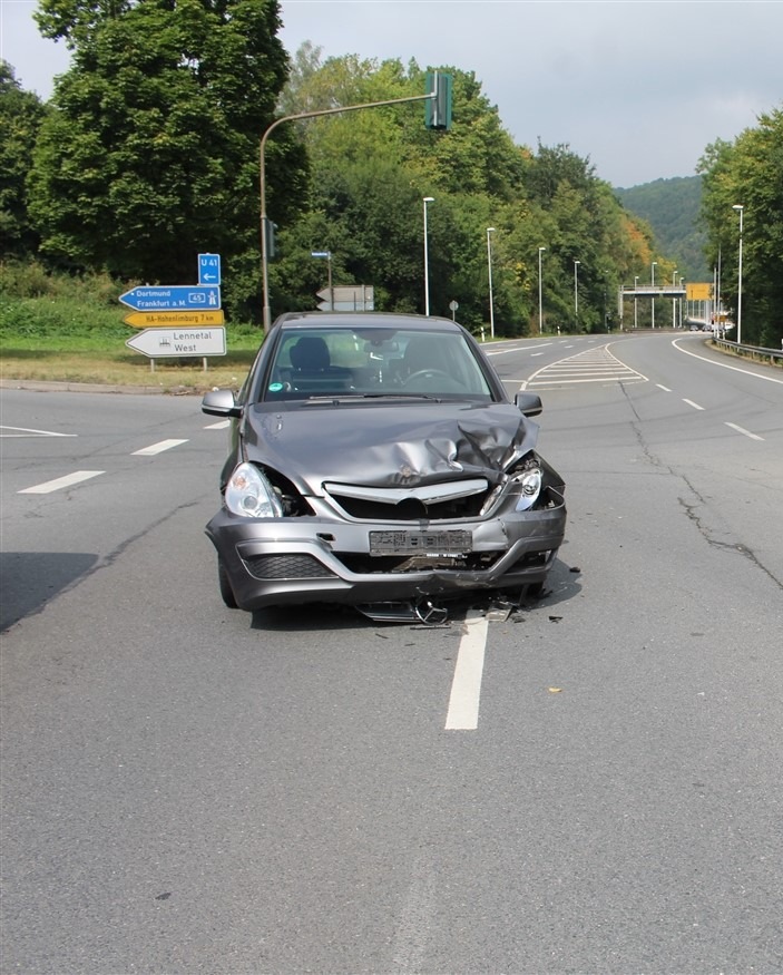 POL-HA: Verkehrsunfall in Eilpe - 37-jährige Autofahrerin leicht verletzt