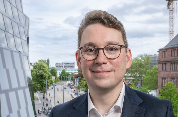 Herzlich willkommen: Prof. Dr. Fabian Michl, Professor für Öffentliches Recht