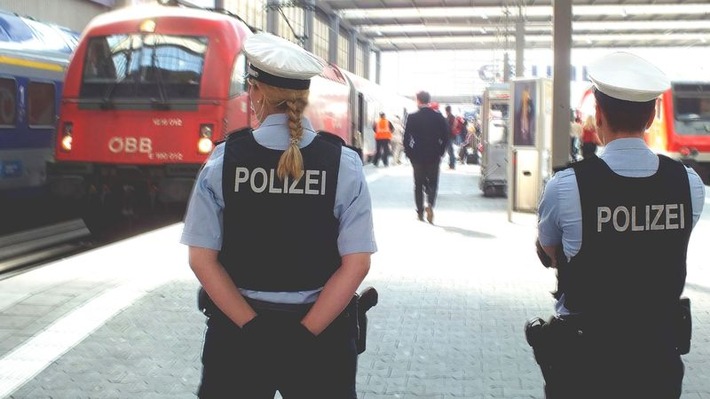 Bundespolizeidirektion München: Widerstand nach Verstoß gegen das Kunst- und Urhebergesetz / 38-Jähriger filmt Beamte und leistet Widerstand