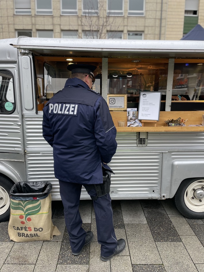 POL-DN: &quot;Coffee with a Cop&quot;
