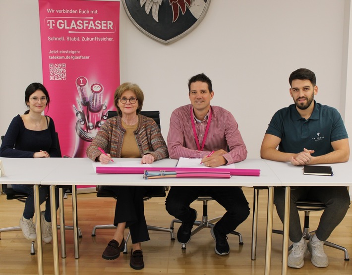 Glasfaserausbau in Niederwerrn: Zwei Gewerbegebiete und ein Rathaus