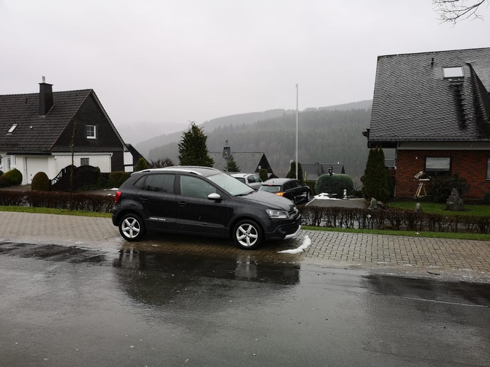 POL-DO: Polizei sucht Zeugen nach Tötungsdelikt in Medebach - VW Polo aufgefunden