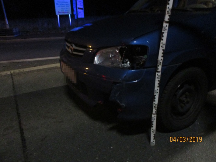 POL-RBK: Burscheid - Betrunkener Autofahrer flüchtet nach Unfall