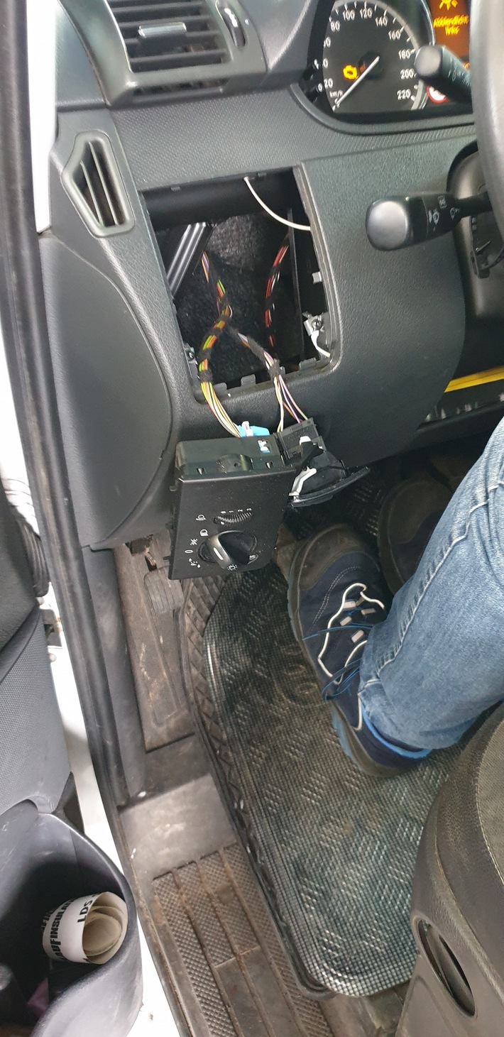 POL-OF: * Nach "Schubser" in den Main: Tat wurde erfunden * Polizei zog Schrottfahrzeug aus dem Verkehr * Zeugensuche nach Aufbruchserie von Luxusfahrzeugen * Einbruch in Schnellrestaurant *