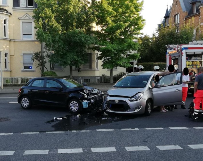 POL-PPKO: Verkehrsunfall mit zwei Verletzten - Zeugen gesucht