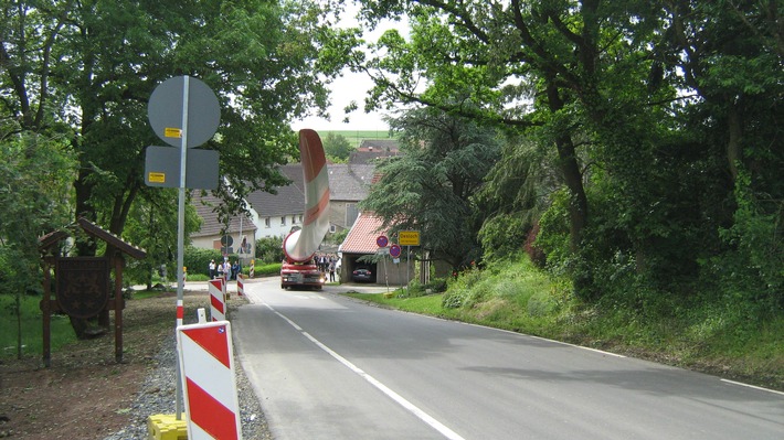 POL-PDKL: Schwertransporte der besonderen Art