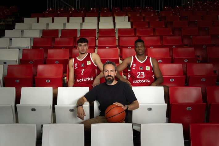 Factorial ist neuer Platin Partner der Bayern-Basketballer / Europäische Business KI baut Präsenz in München aus