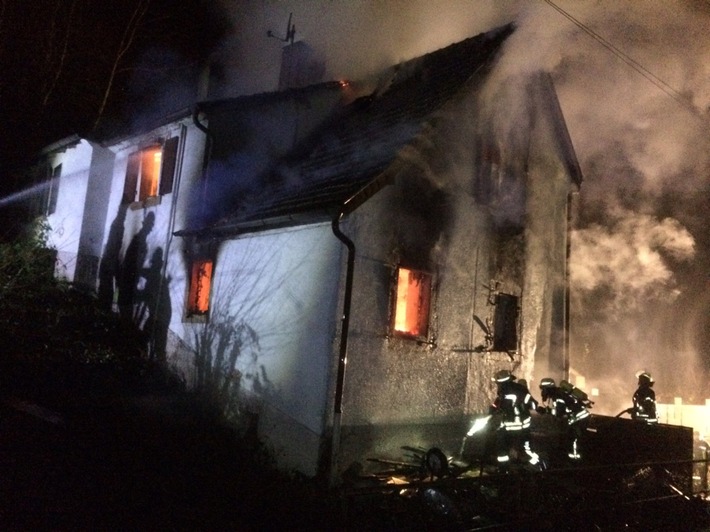 POL-PDNW: (Weidenthal) Brand eines Einfamilienhauses