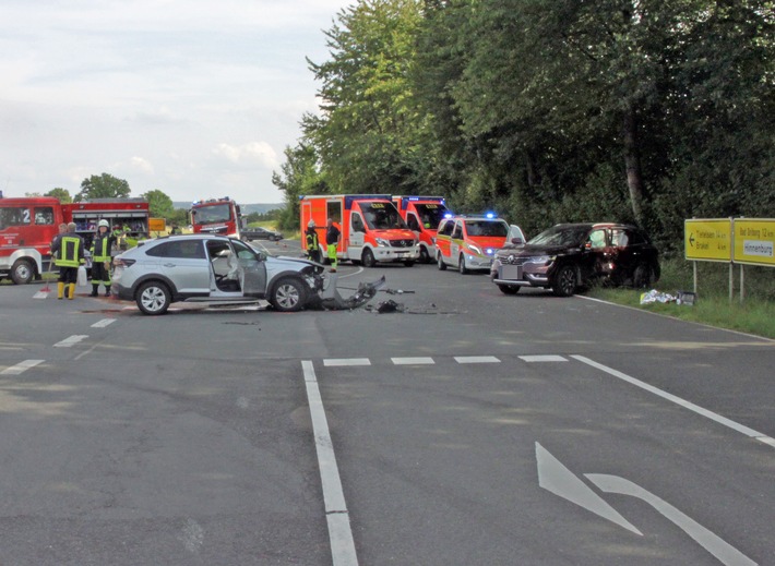 POL-HX: Drei Verletzte bei Unfall