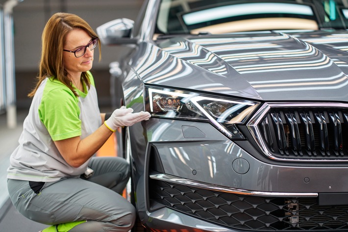 Škoda Auto startet Fertigung des aufgefrischten Octavia: ein neues Kapitel der Nachhaltigkeit und Innovation