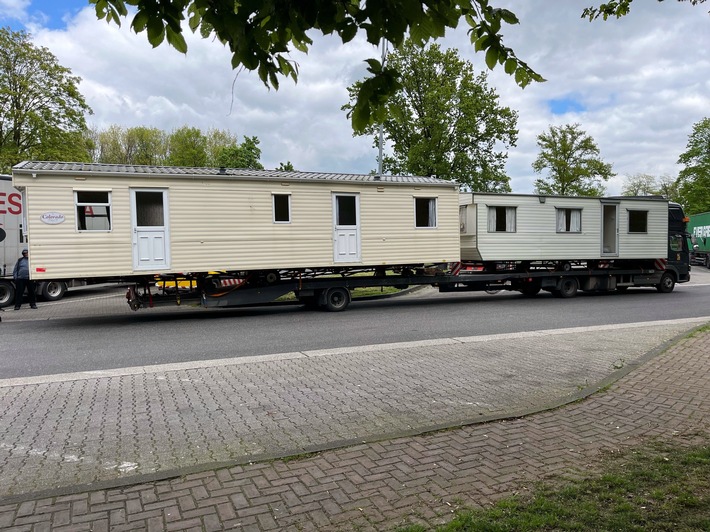 POL-K: 240419-3-K Schwertransporter bei Königsforst gestoppt - Mobilheime nicht ausreichend gesichert