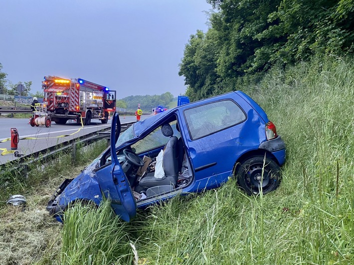 FW-MK: PKW überschlägt sich auf der Autobahn