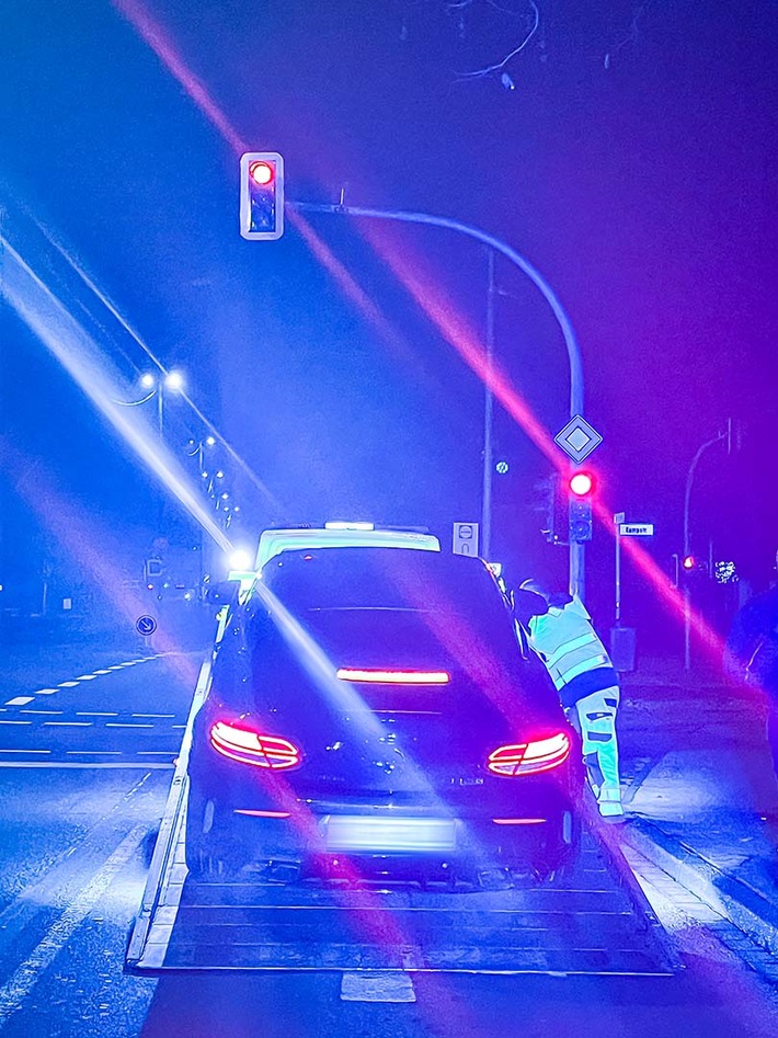 POL-DU: Alt-Hamborn: Fahranfängerin mit Auto ohne Versicherungsschutz unterwegs - Anzeige