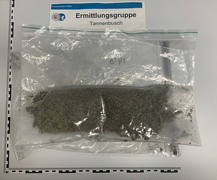POL-BN: Bonn-Tannenbusch: 24-jähriger mutmaßlicher Drogendealer bei Wohnungsdurchsuchung vorläufig festgenommen