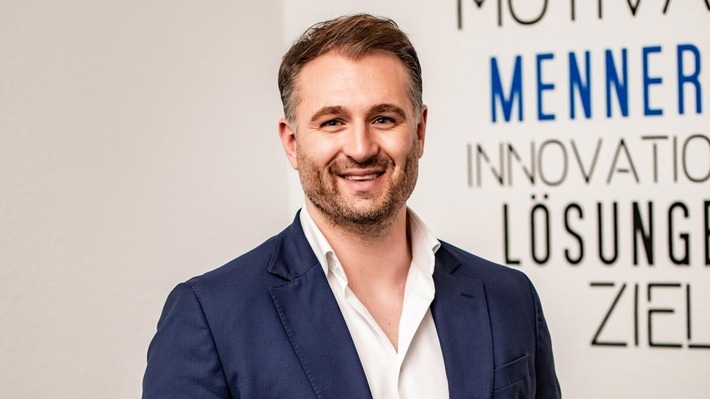 Sören Mennerich ist Gründer und Inhaber der MENNERICH Recruiting GmbH / Weiterer Text über ots und www.presseportal.de/nr/164010 / Die Verwendung dieses Bildes für redaktionelle Zwecke ist unter Beachtung aller mitgeteilten Nutzungsbedingungen zulässig und dann auch honorarfrei. Veröffentlichung ausschließlich mit Bildrechte-Hinweis.
