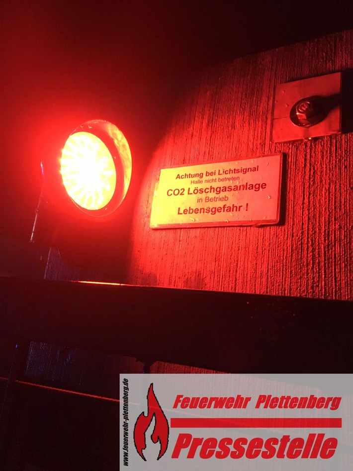 FW-PL: OT-Holthausen. Brand einer Walzanlage in Industriebetrieb durch Löschanlage gelöscht.