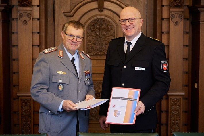 POL-H: Polizeidirektion Hannover und Schule für Feldjäger und Stabsdienst der Bundeswehr in Hannover profitieren in Aus- und Weiterbildung voneinander - Kooperationsvereinbarung geschlossen
