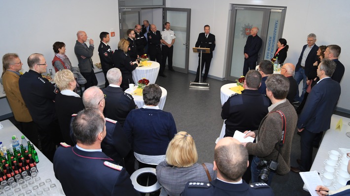POL-HM: Nach Umbau - Wache des Polizeikommissariats Bad Münder offiziell eingeweiht