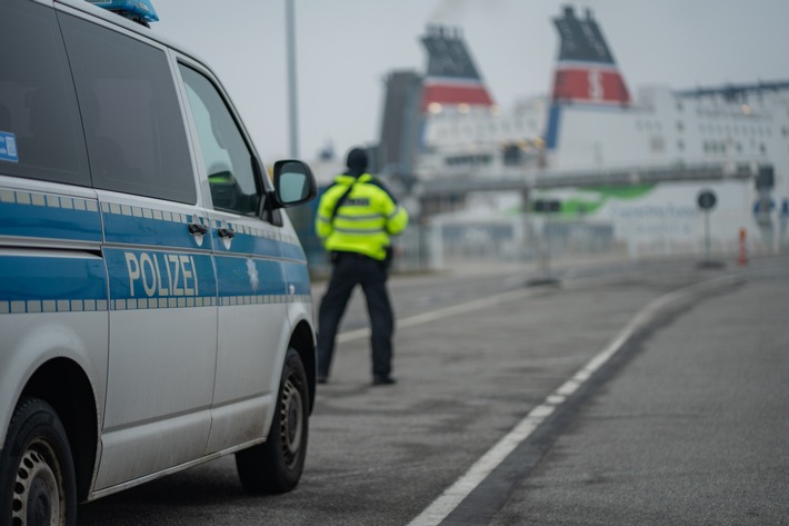 BPOL-HRO: Mehrere unerlaubte Einreisen im Rostocker Überseehafen aufgedeckt