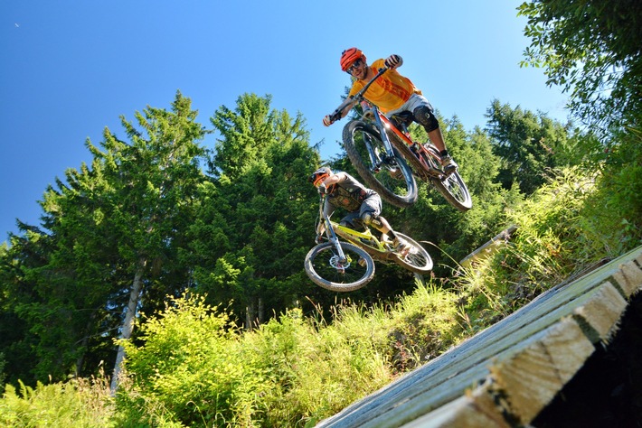 Bikepark Hindelang bietet Bewegung, Freiheit, Abenteuer und Natur pur - Vier Abfahrten mit insgesamt neun Freeride-Kilometern