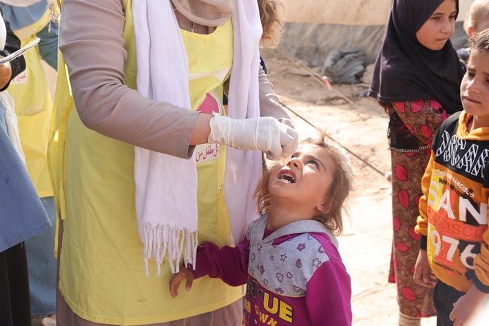 Trotz Ende der Waffenruhe in Nordostsyrien: UNICEF impft Flüchtlingskinder