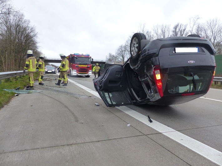 POL-CUX: Update zu den drei schweren Verkehrsunfällen am Mittwochnachmittag - insgesamt fünf Personen verletzt, vier davon schwer (Fotos von allen Unfällen im Anhang)