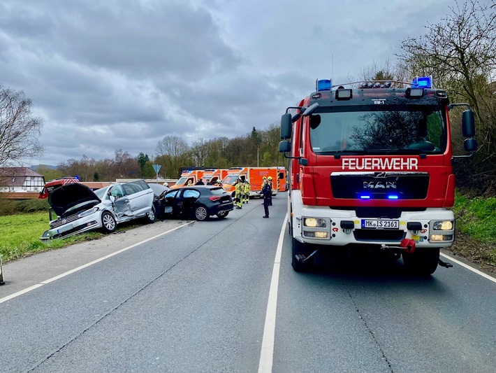 FW-MK: Verkehrsunfall auf der Barendorfer Straße - zwei Personen verletzt