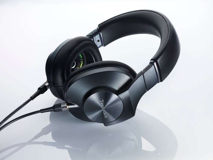 Hochwertiges Design und großartiger Sound mit dem neuen Technics Kopfhörer EAH-T700: Das ultimative Musikerlebnis