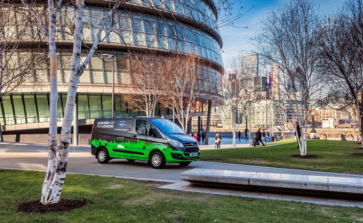 Ford Transit Custom PHEV-Testfahrzeuge in Valencia: Ford erforscht Verbesserung der Luftqualität