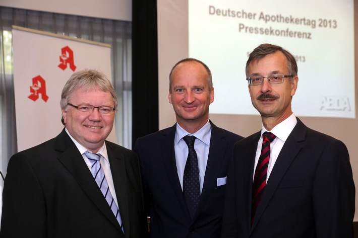 ABDA-Präsident Schmidt: Patienten nicht nur als Beitragszahler, sondern als Menschen betrachten / Deutscher Apothekertag 2013 debattiert über neues Leitbild und Versorgungstrukturen (BILD)