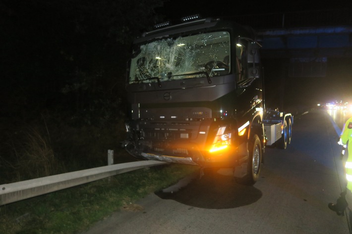 POL-DEL: Autobahnpolizei Ahlhorn: Verkehrsunfall mit hohem Sachschaden auf der Autobahn 1 im Bereich Wildeshausen