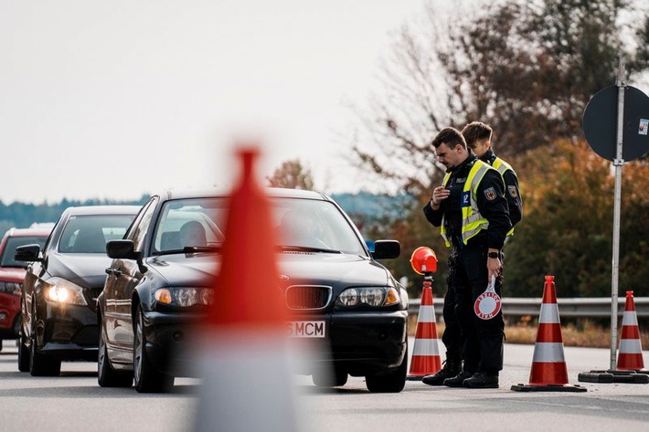 Bundespolizeidirektion München: Unerlaubte Einreisen in Bayern Januar-September 2023 / Bundespolizeidirektion München stellt mehr als 22.400 illegale Grenzübertritte fest