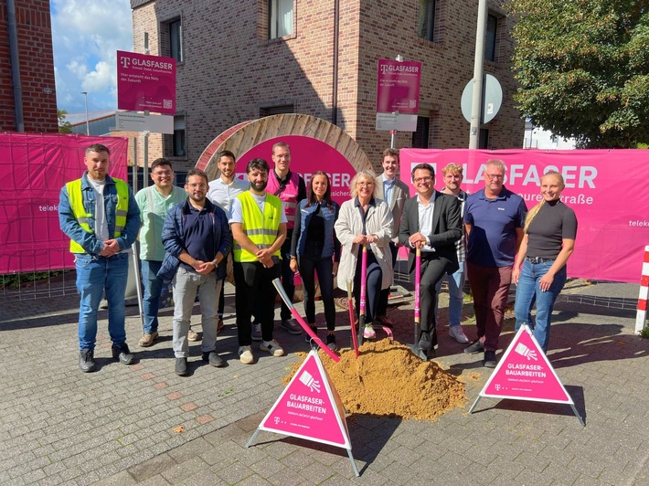 Herzogenrath: Spatenstich für Glasfaserausbau in Kohlscheid