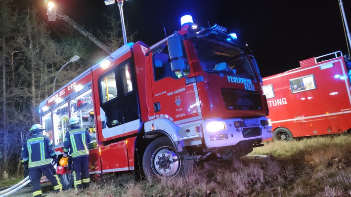 FW Celle: Aktuelle Einsatzinfo - Scheunenbrand in Salinenmoor!