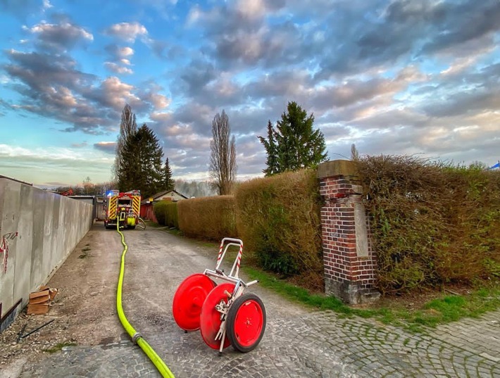 FW-GE: Gartenlaubenbrand in Gelsenkirchen-Ückendorf