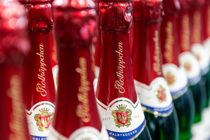 Rotkäppchen Sekt in der Rotkäppchen Sektkellerei in Freyburg (Unstrut) / Weiterer Text über ots und www.presseportal.de/nr/50998 / Die Verwendung dieses Bildes ist für redaktionelle Zwecke unter Beachtung ggf. genannter Nutzungsbedingungen honorarfrei. Veröffentlichung bitte mit Bildrechte-Hinweis.