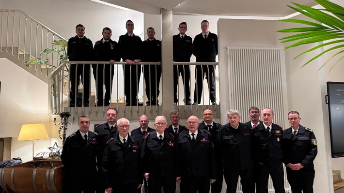 FW Bocholt: Kameradschaftsabend der Feuerwehr Bocholt - zahlreiche Ehrungen für langjähriges ehrenamtliches Engagement