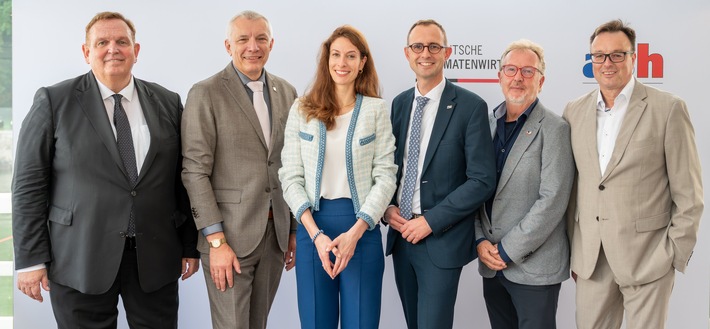 DAW-Brancheninformation: Parlamentarischer Abend von DAW und ash an der Kieler Förde