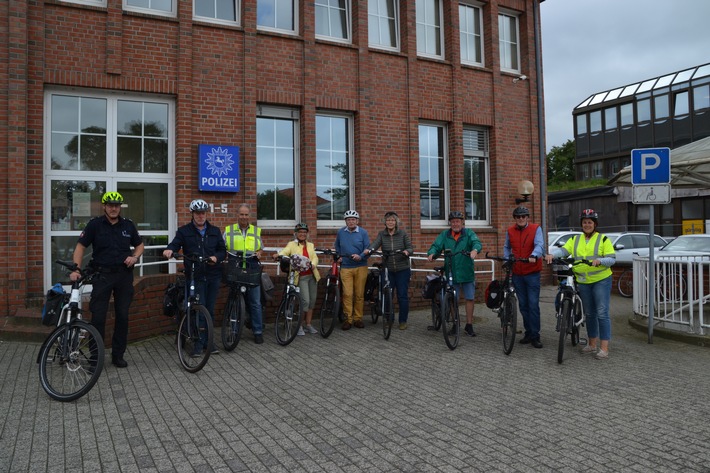 POL-AUR: Foto zum Präventionsprojekt "Sicherheit erFAHRen"