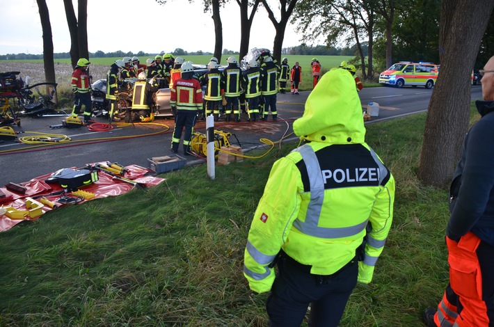 POL-STD: Zwei Schwerverletzte bei Unfall auf Landesstraße 124 in der Gemarkung Harsefeld