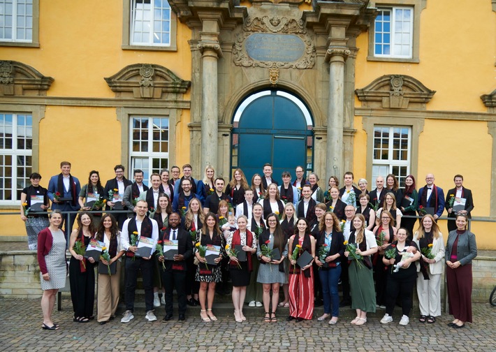 Uni Osnabrück: 56 Doktorinnen und Doktoren in der Schlossaula und im Rathaus geehrt