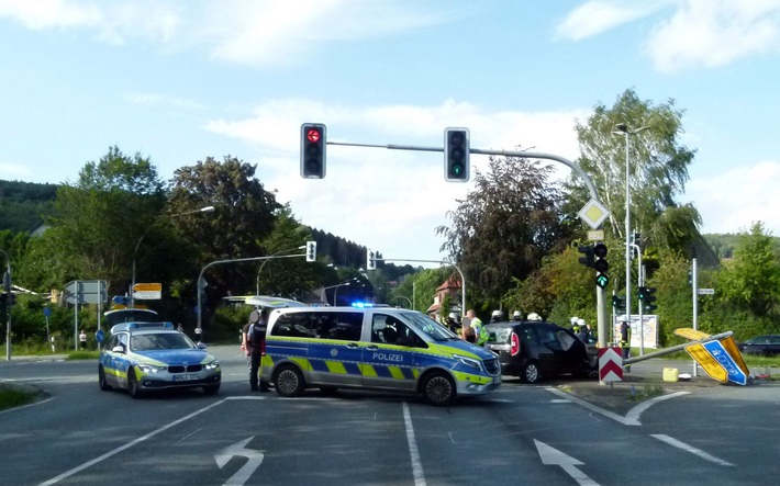 POL-MI: Kollision auf der Kreuzung: 27-jähriger Hüllhorster verletzt