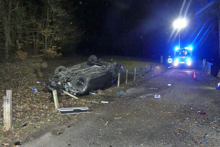 POL-GM: 050421-230: 18-jähriger Autofahrer überschlägt sich bei Flucht vor der Polizei