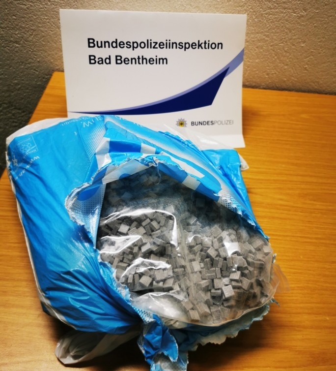 BPOL-BadBentheim: Unerlaubt eingereist und vier Kilogramm Ecstasy im Kofferraum