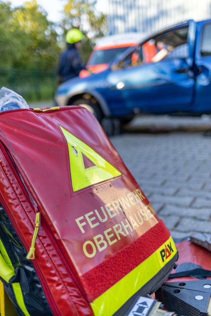 FW-OB: Verkehrsunfall A3 Kreuz Oberhausen