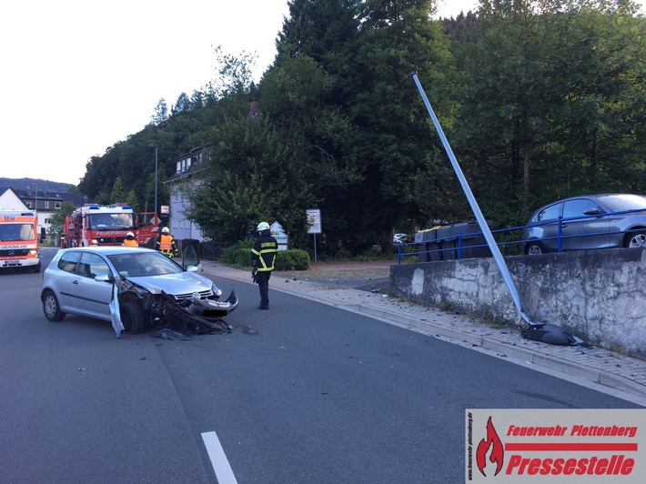 FW-PL: OT-Teindeln und Lettmecke. Drei automatische Feuermeldungen und Verkehrsunfall am Dienstagmorgen.