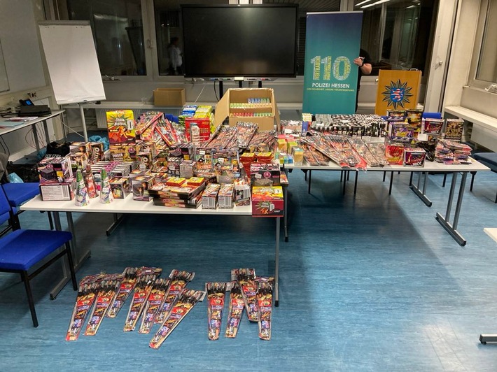 POL-DA: Rüsselsheim/Raunheim/Ginsheim-Gustavsburg: Polizei, Ordnungsämter und Stadtpolizeien kontrollieren Kioske - Feuerwerk, Raketen und kiloweise Tabak beschlagnahmt