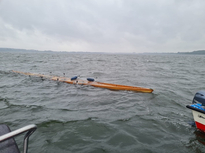 LWSPA M-V: Rettung von fünf Ruderern auf der Binnenmüritz - Wasserschutzpolizei und Wasserrettung im Einsatz