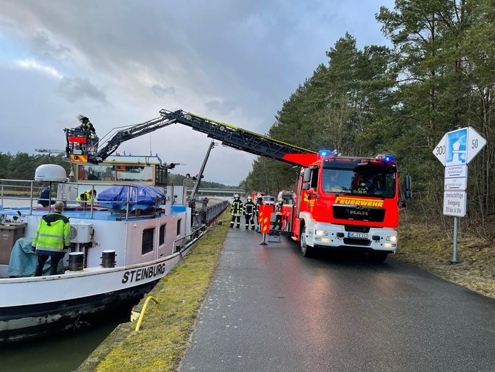 POL-LG: ++ Verletzter bei Unfall im Schiffsbetrieb - Rettungseinsatz ++ Einbruch in Wohnung - Schmuck erbeutet ++ ... die Polizei kontrolliert ++