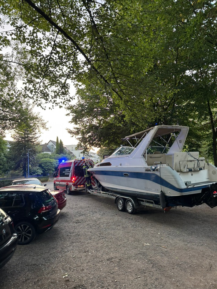 FW-NE: Motorschaden mit Rauchentwicklung auf Sportboot | Keine Verletzten
